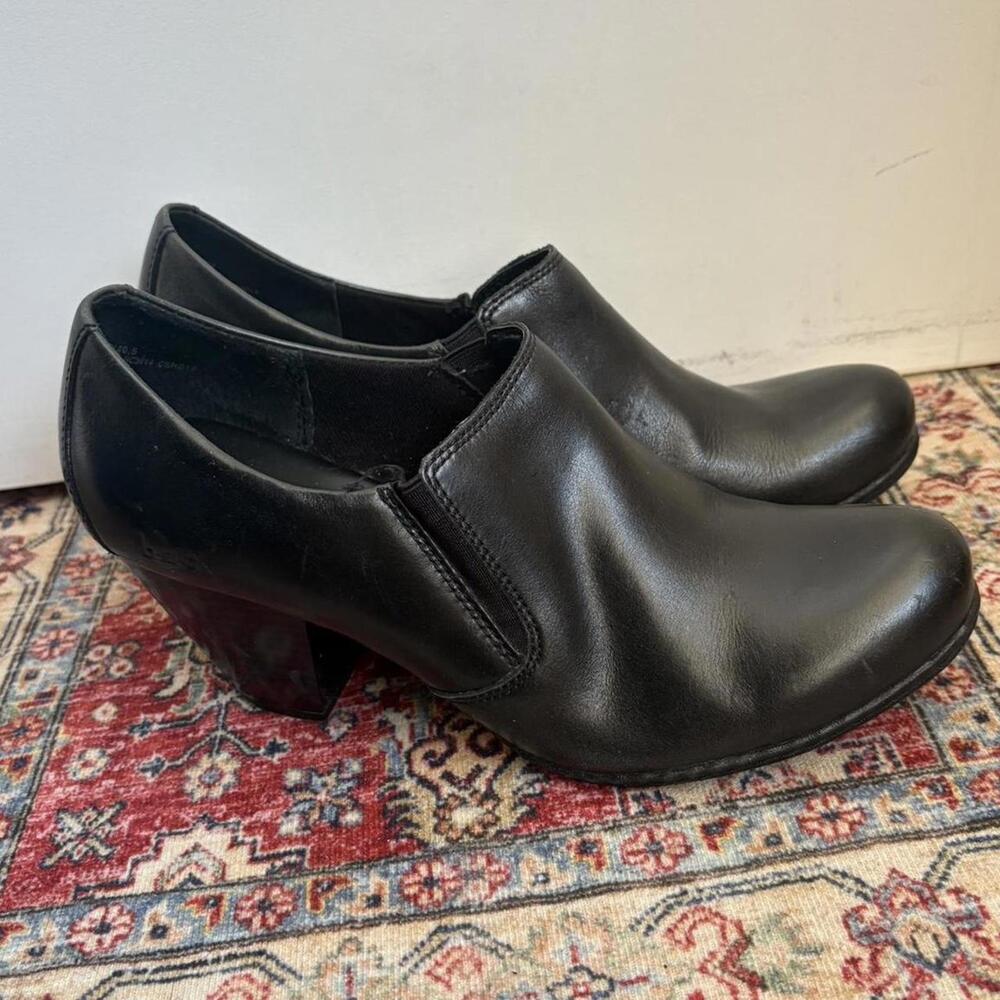 BLACK LEATHER CLOGS